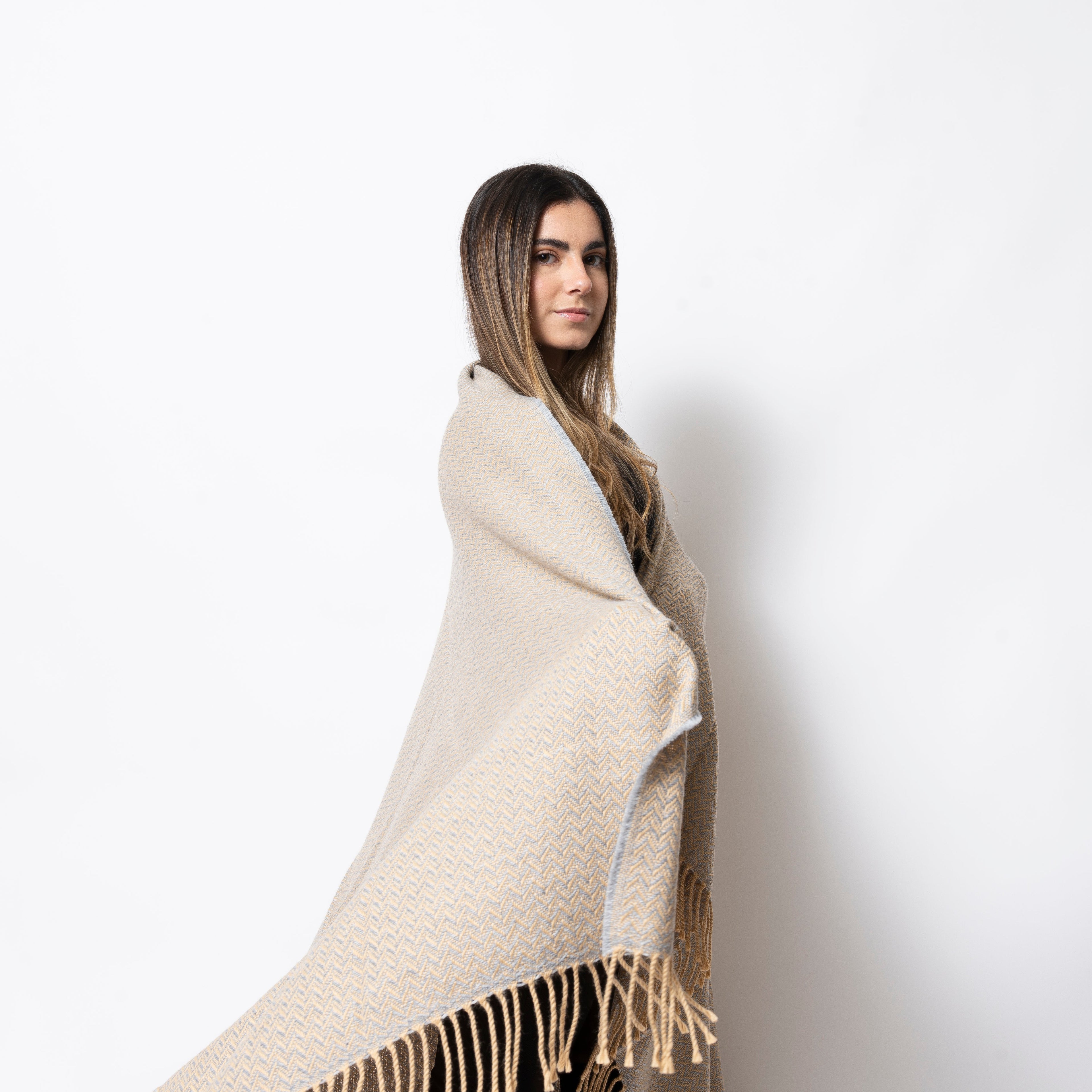 Manta Tejida Solimana Gris/Mostaza